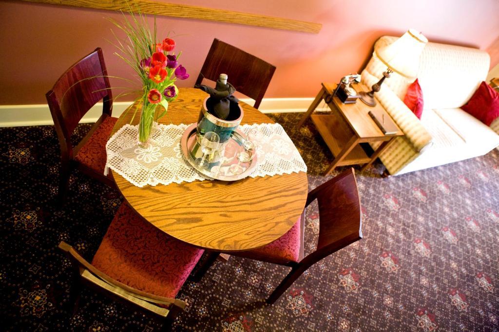 Selkirk Hotel Edmonton Phòng bức ảnh